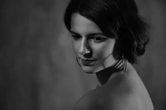 客服与合规支持